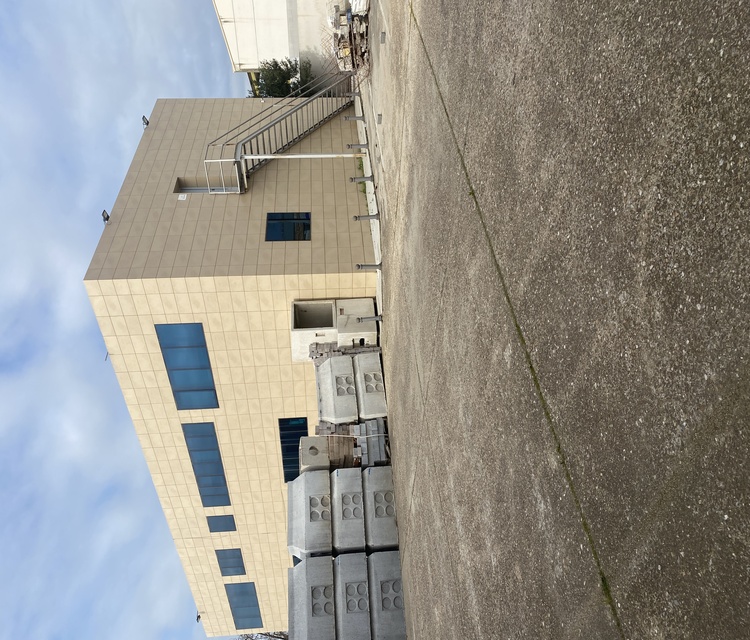 EXTERIOR 4_1.jpg